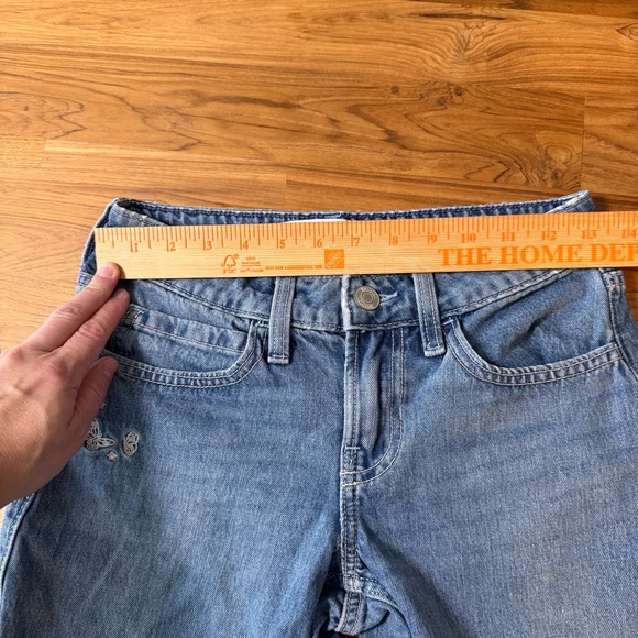 Hollister Jeans Women’s 000 Short Low Rise Baggy Flower Butterfly Embroidery - Picture 10 of 13